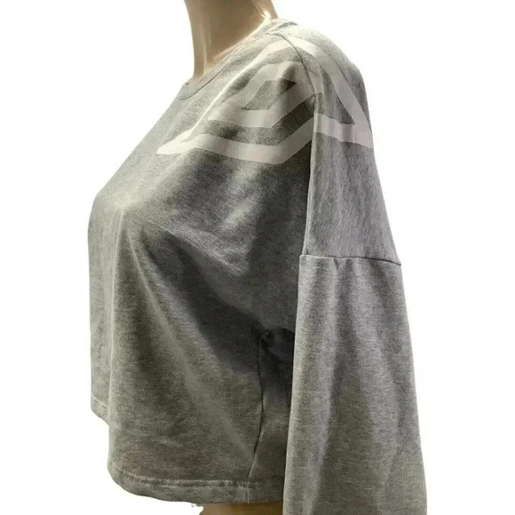 Umbro Grey Crop Size XXL Sweatshirt. Preowned - Picture 2 of 6